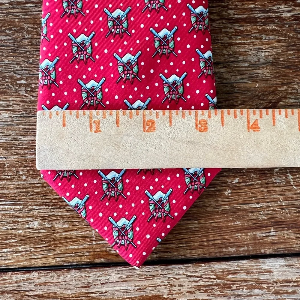 Vineyard Vines 100% Silk Red Holiday Wreath Oars Snow Men’s Neck Tie L60” W3.5”